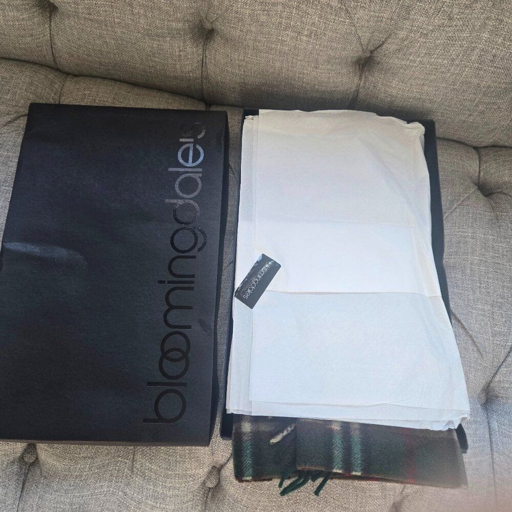Burberry cashmere scarf unisex - Picture 2 of 4
